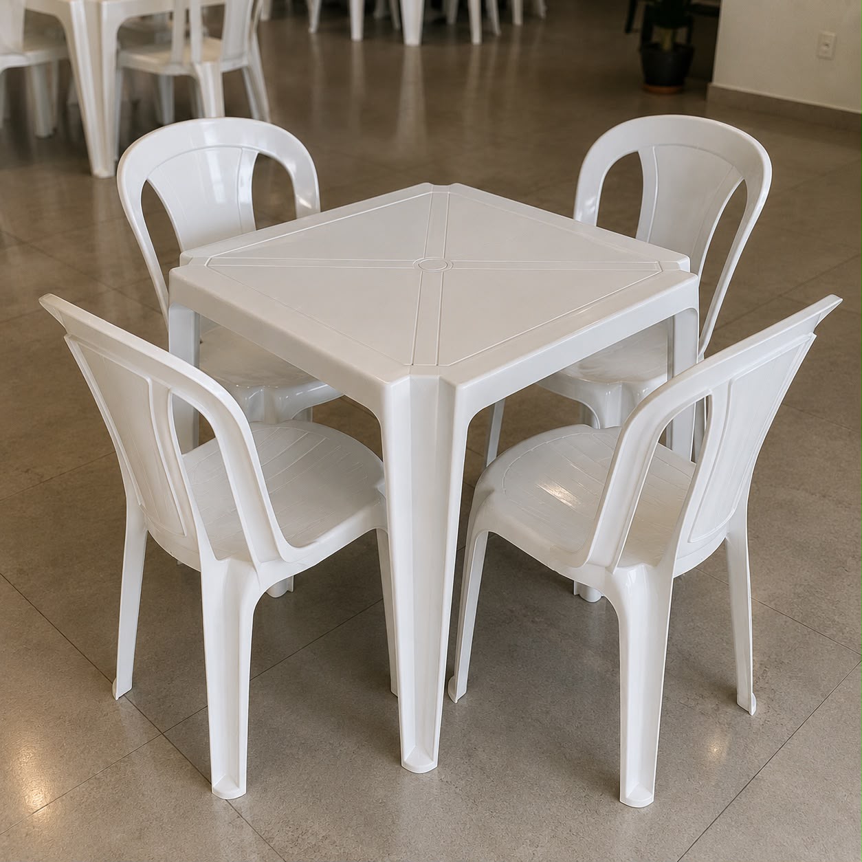 Jogo de Mesa Plástico